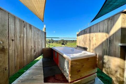 Kiwi Room- Outdoor Bath