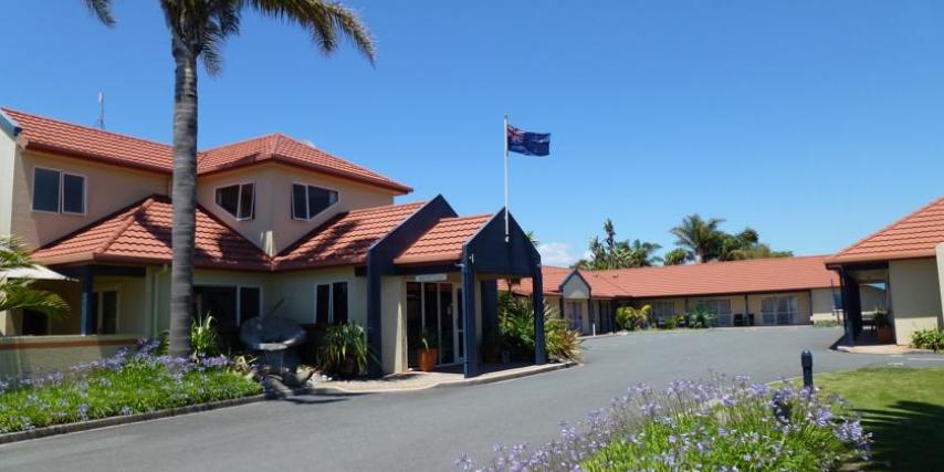 Outside view of Pacific Coast Motel