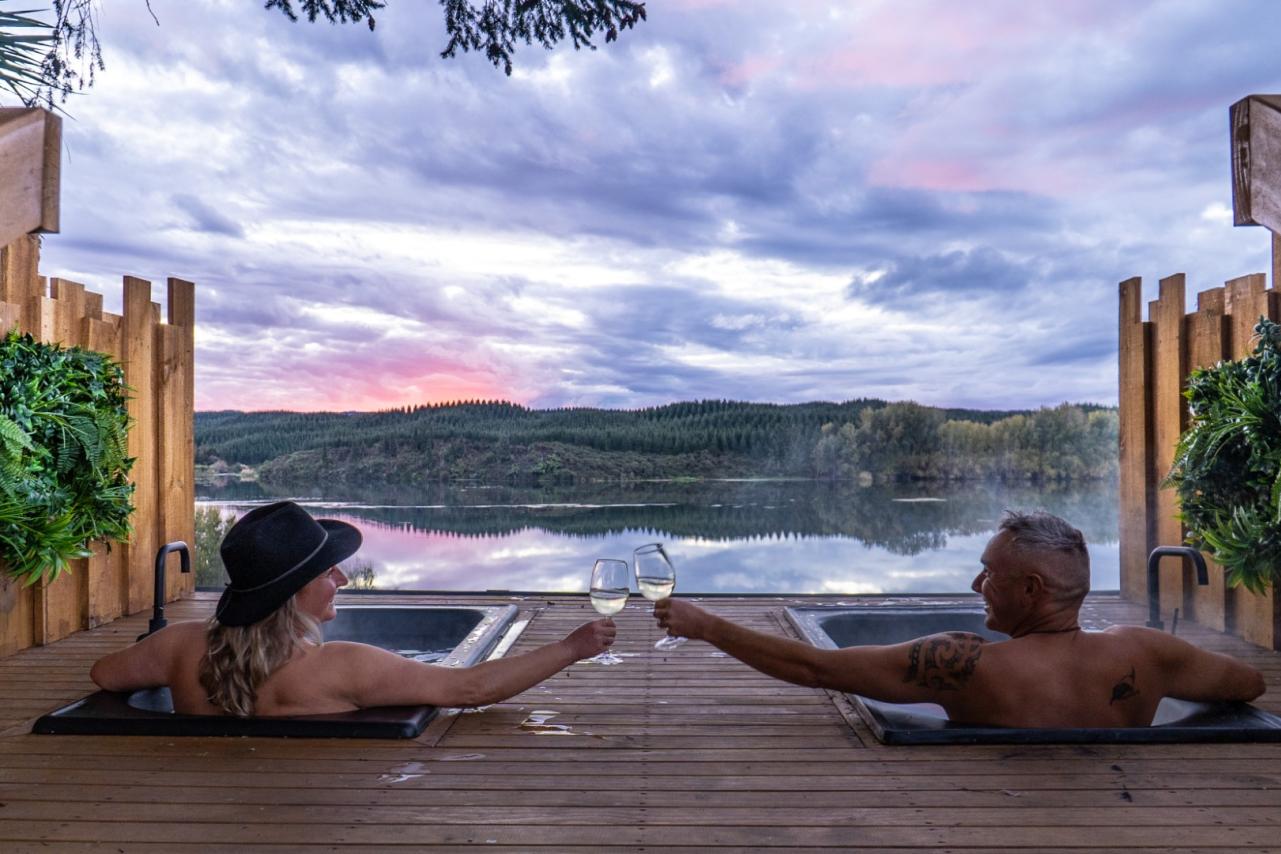 Kohutapu Lodge, Bare Kiwi