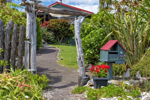 Moanarua Beach Cottage 4