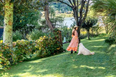 Guest with her dog at Barnie's