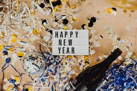 New Years Eve - Happy New Year with Confetti!